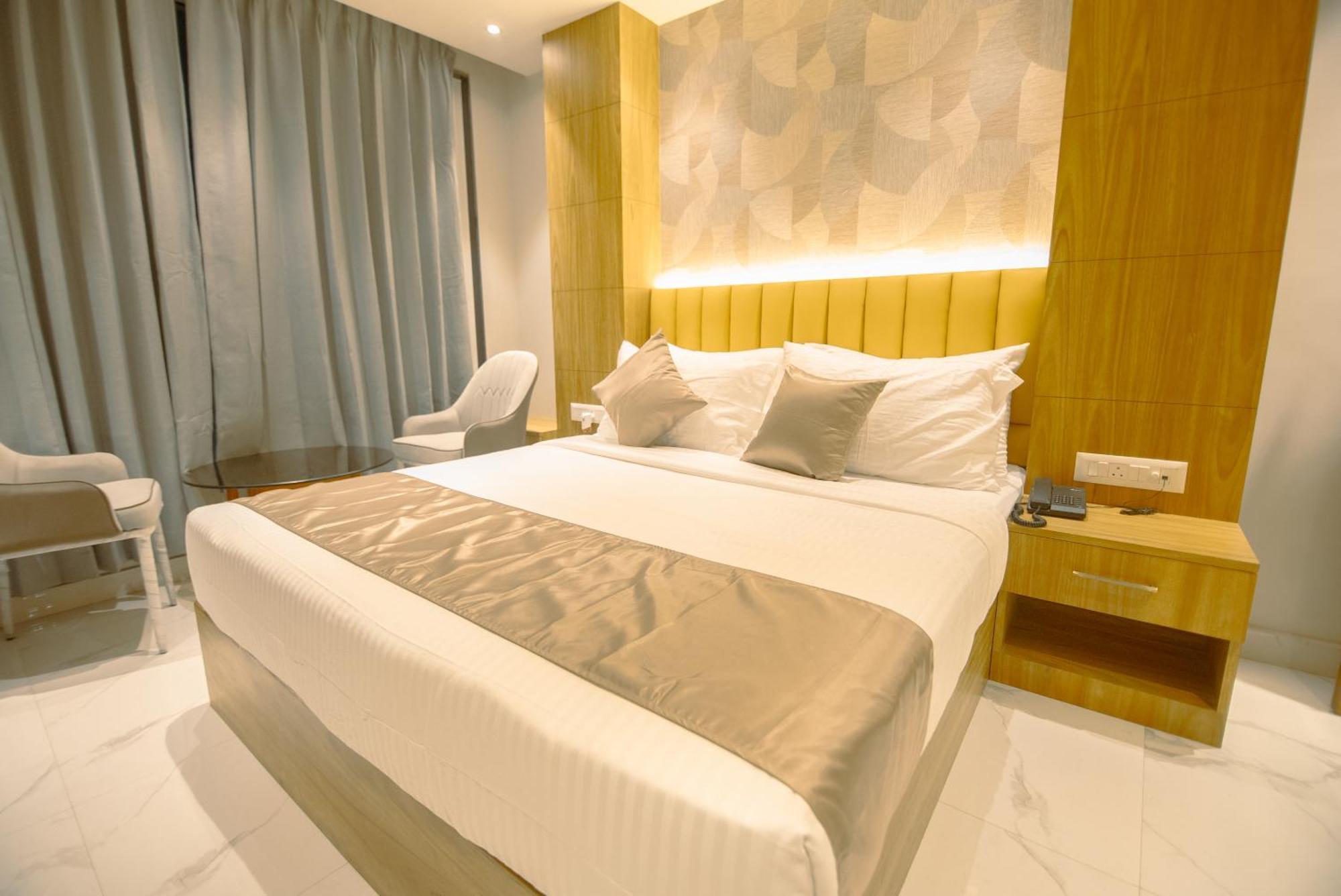 Hotel Dc Star Kalküta Dış mekan fotoğraf