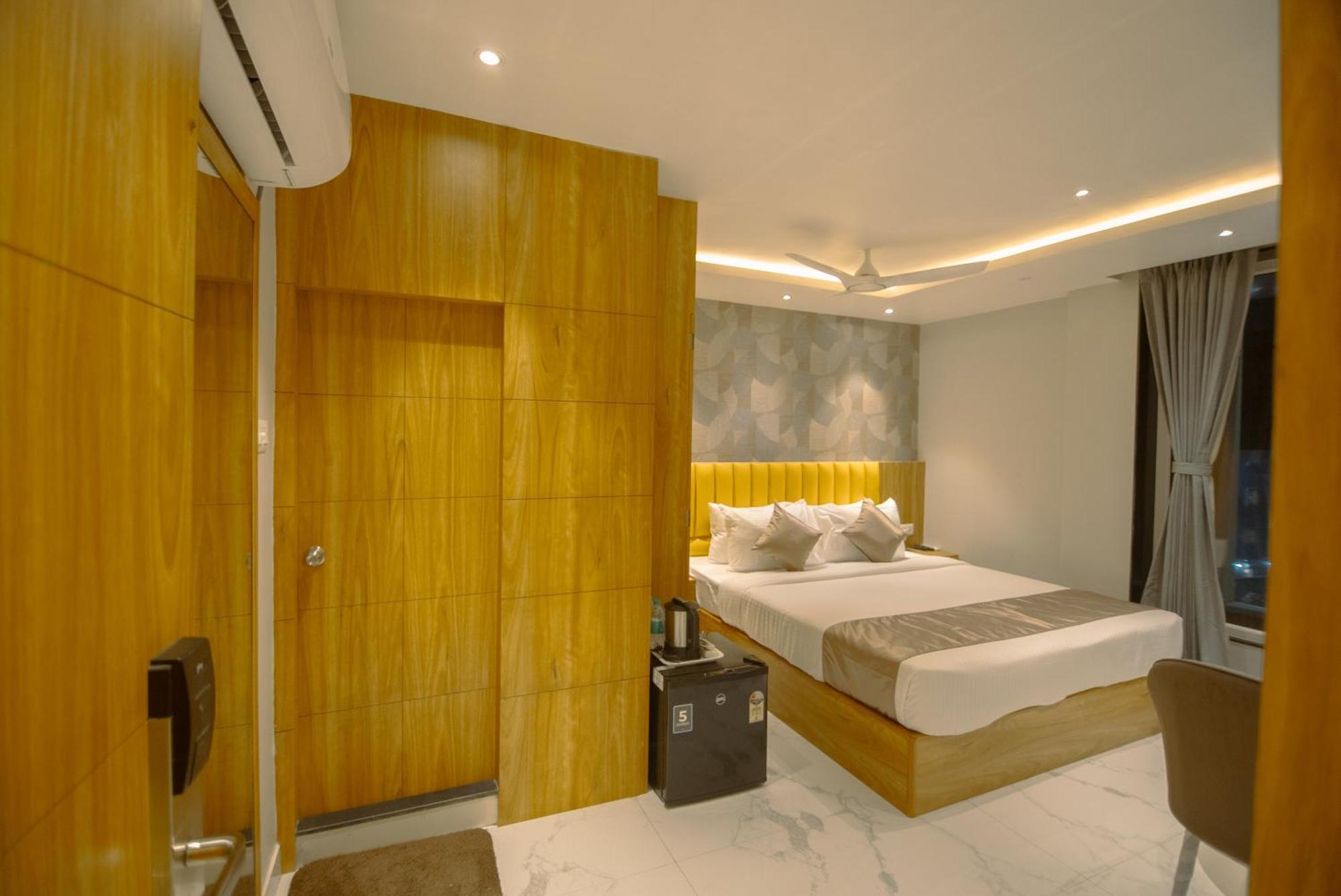 Hotel Dc Star Kalküta Dış mekan fotoğraf