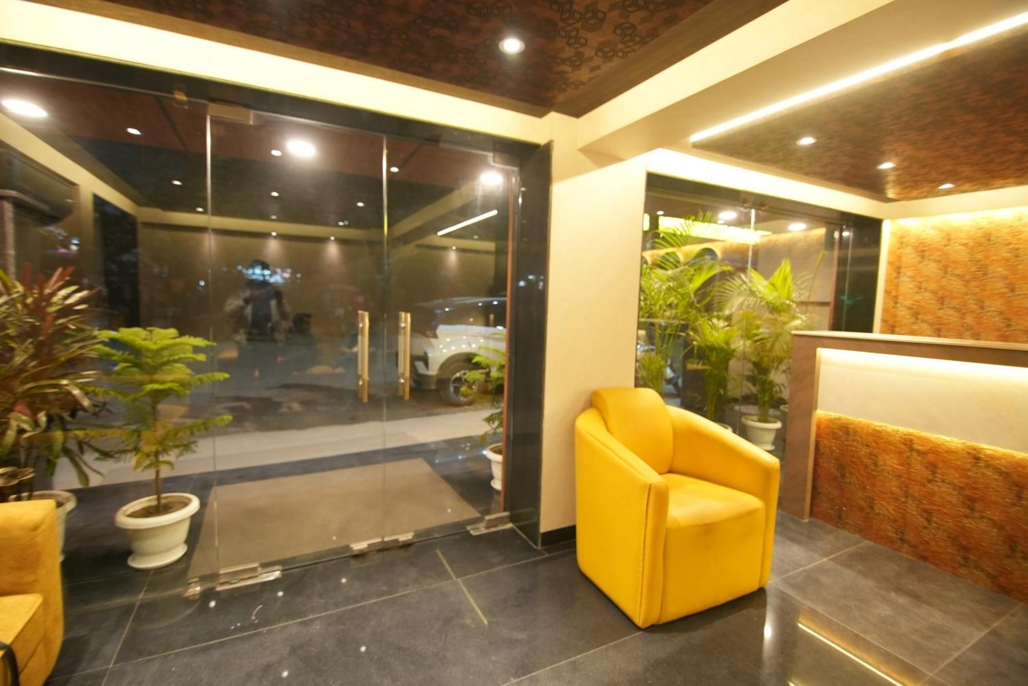 Hotel Dc Star Kalküta Dış mekan fotoğraf