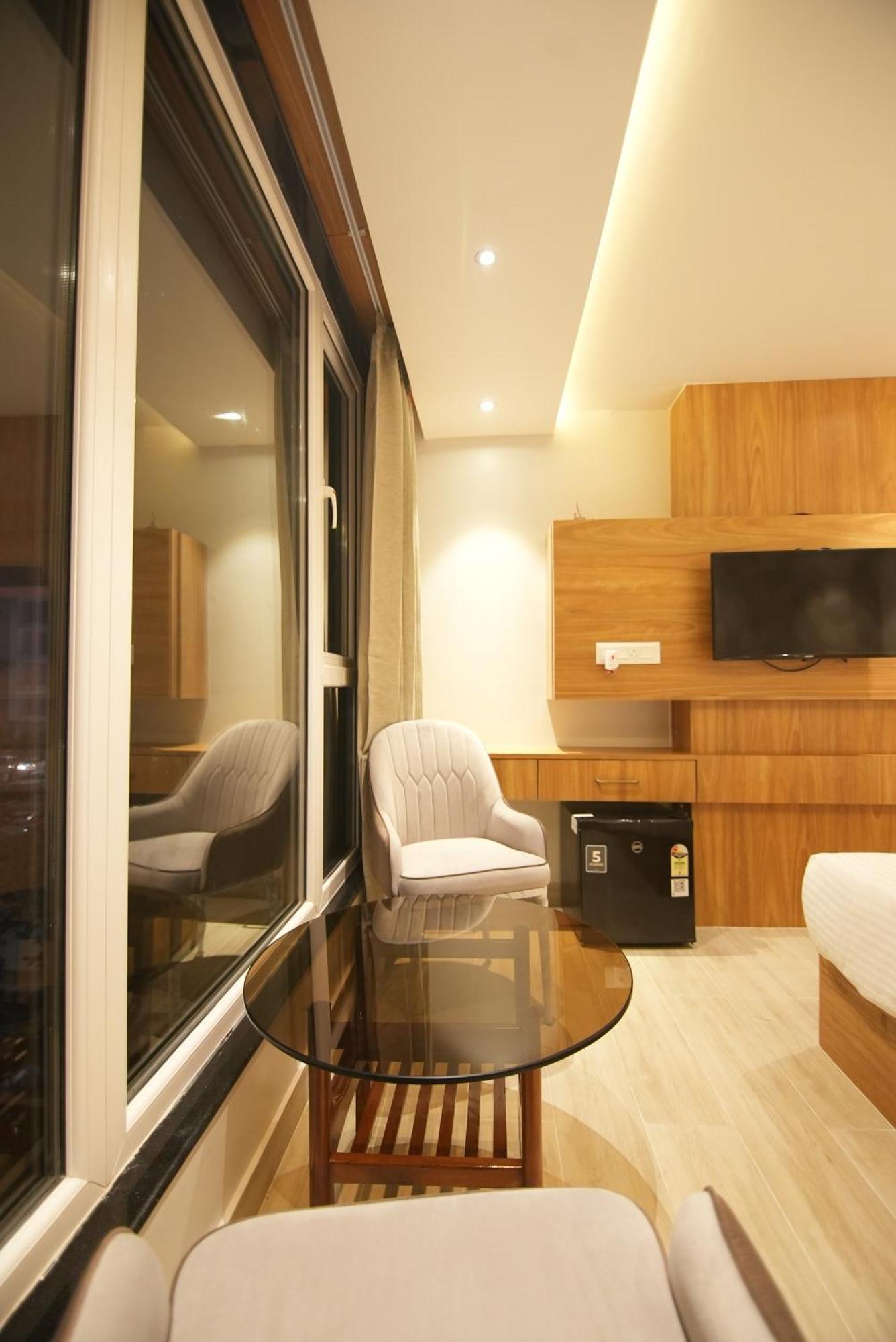 Hotel Dc Star Kalküta Dış mekan fotoğraf
