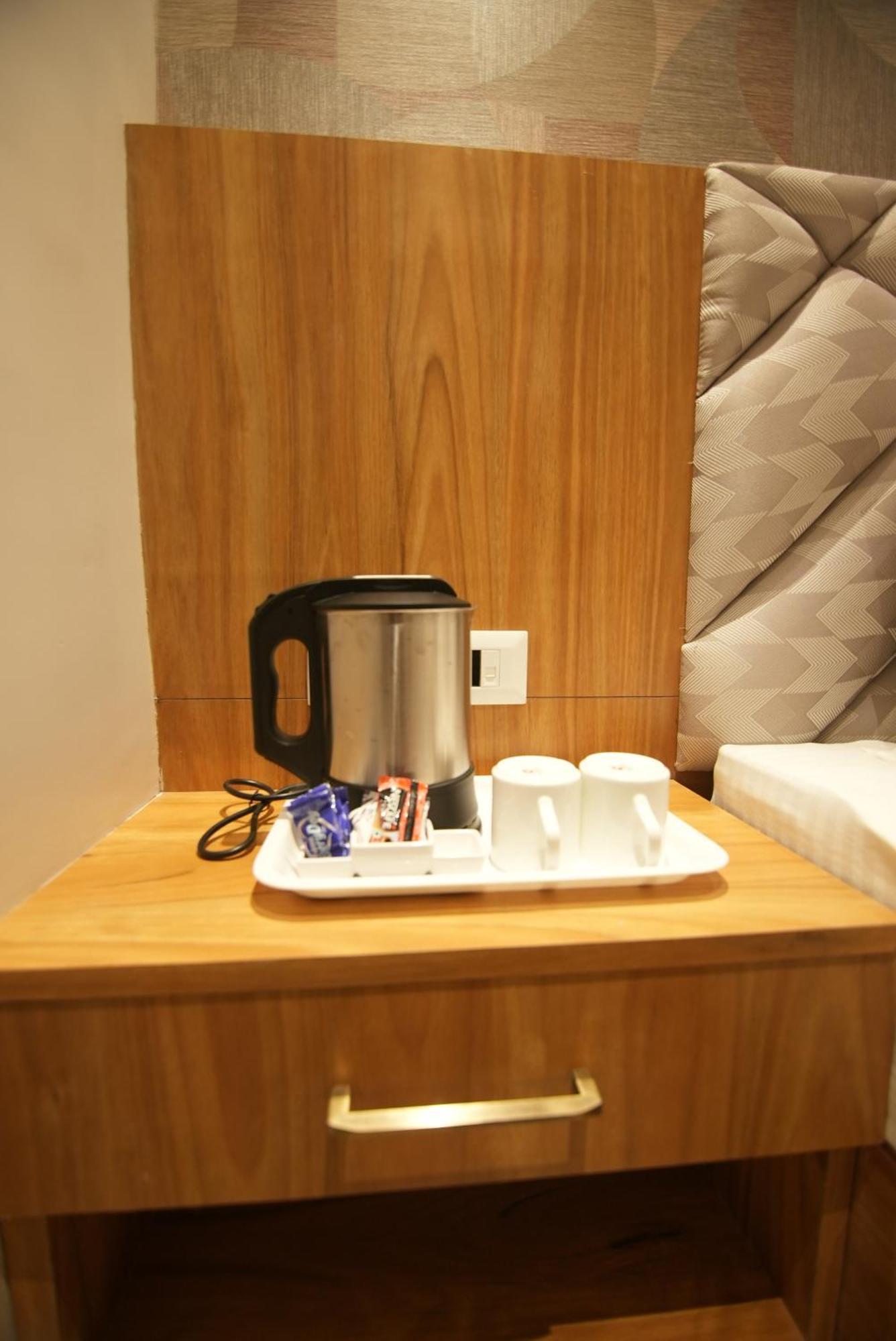 Hotel Dc Star Kalküta Dış mekan fotoğraf