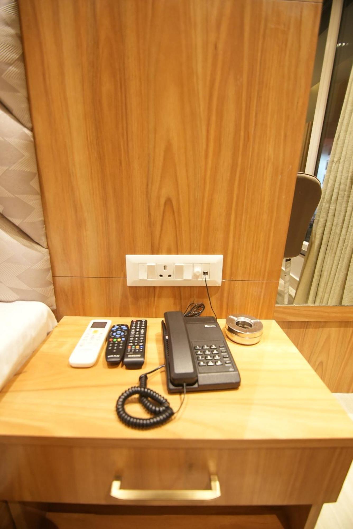 Hotel Dc Star Kalküta Dış mekan fotoğraf