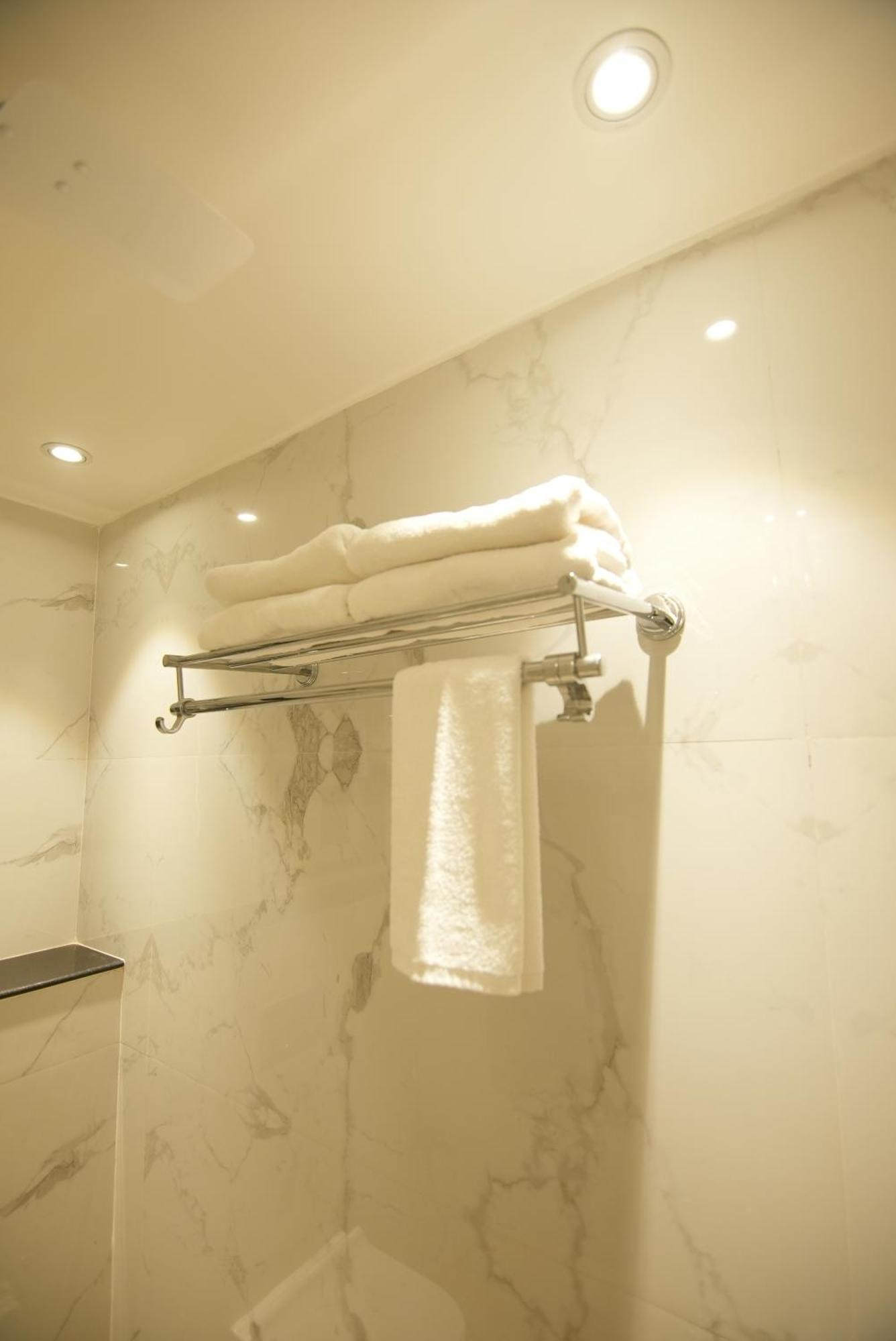 Hotel Dc Star Kalküta Dış mekan fotoğraf