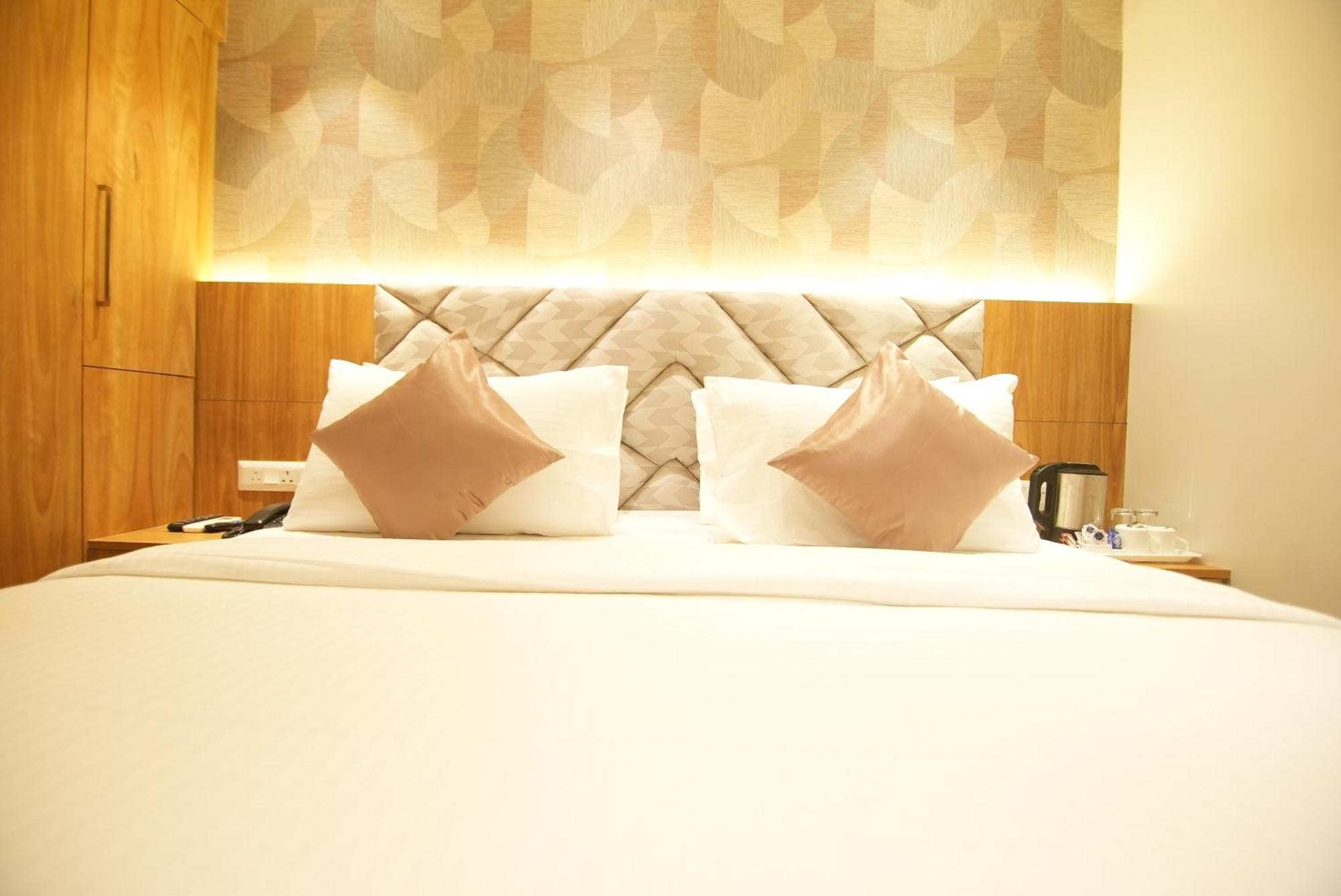 Hotel Dc Star Kalküta Dış mekan fotoğraf