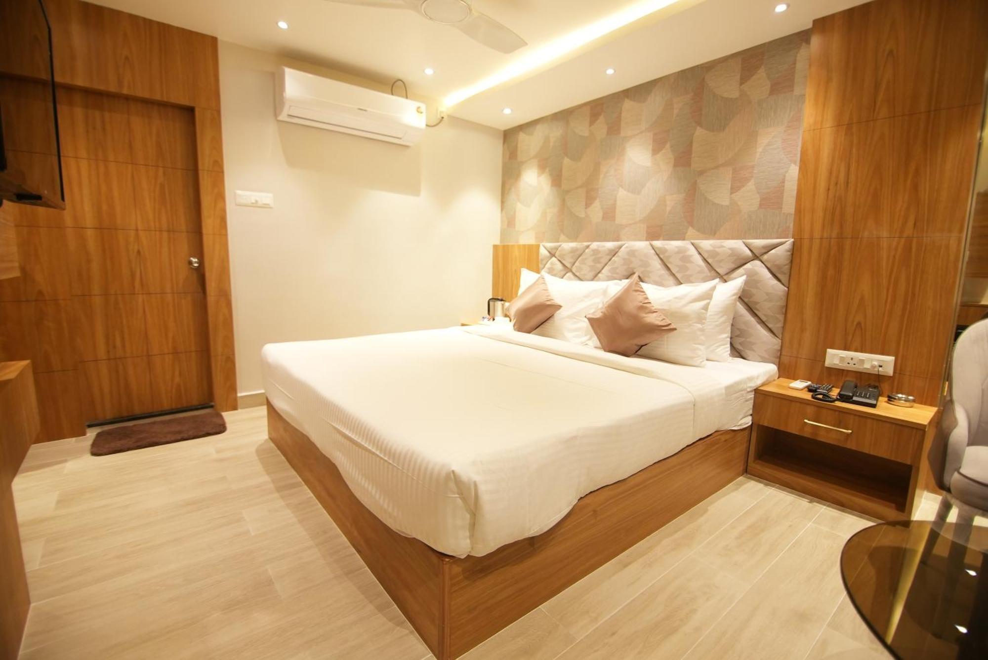 Hotel Dc Star Kalküta Dış mekan fotoğraf