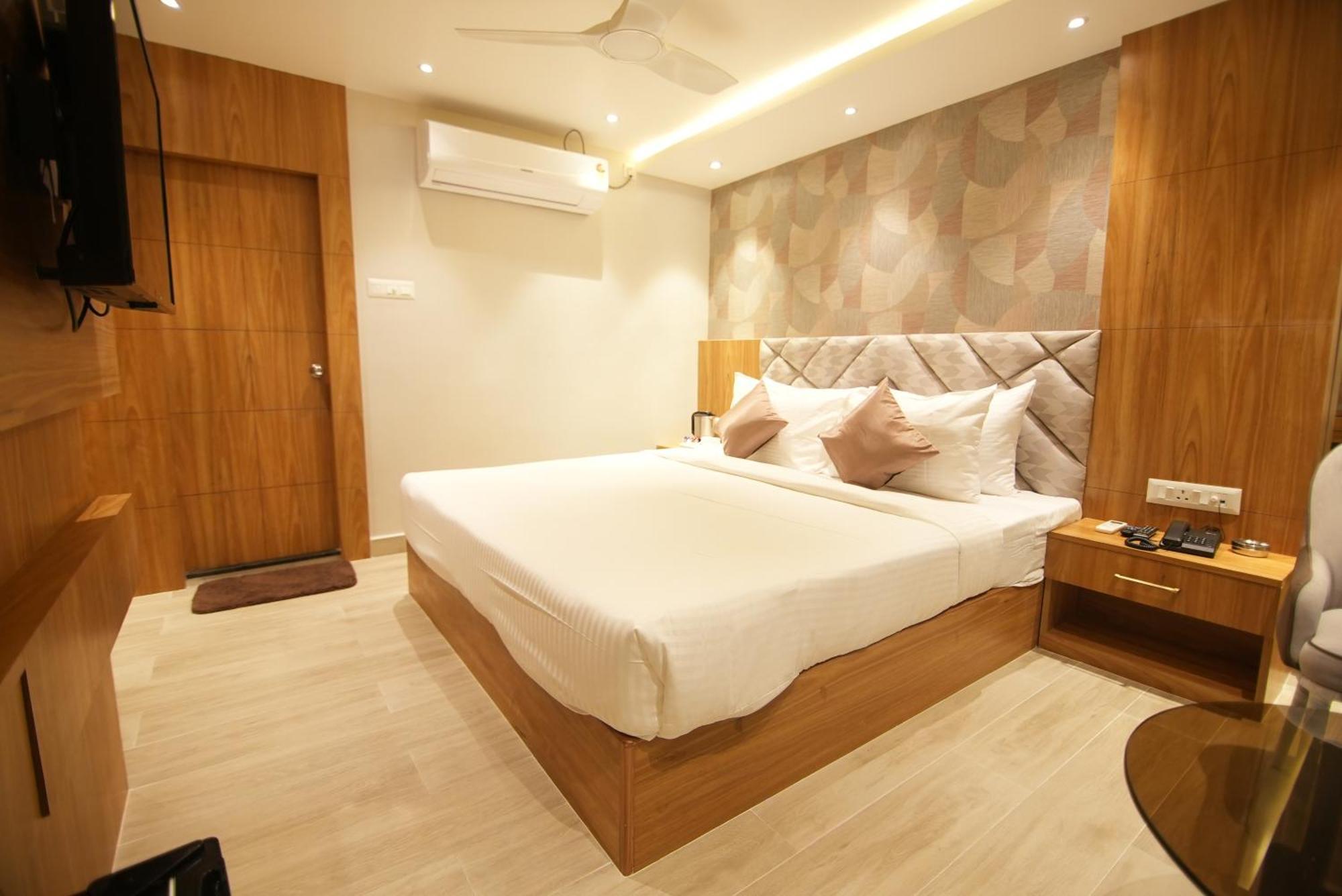 Hotel Dc Star Kalküta Dış mekan fotoğraf