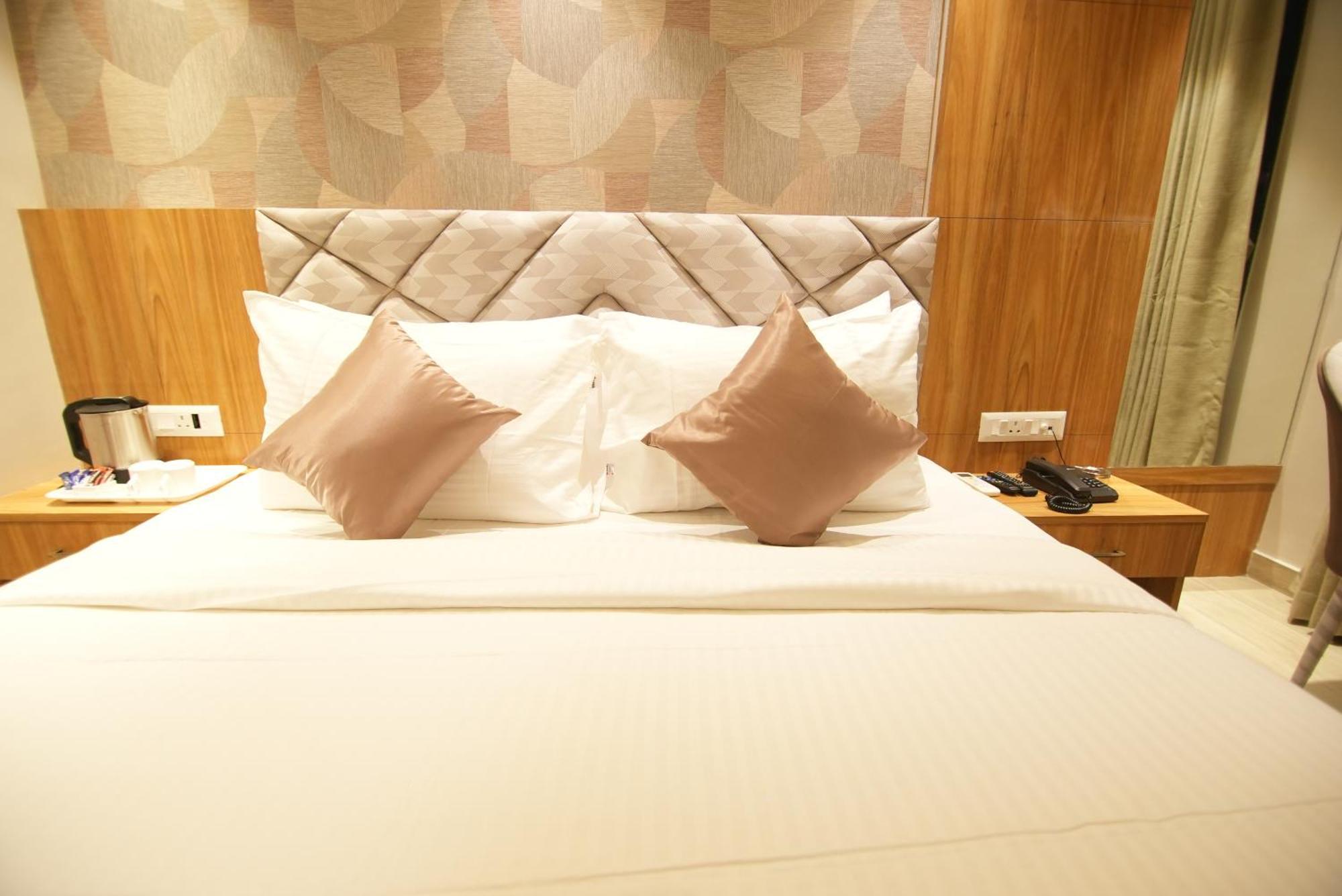 Hotel Dc Star Kalküta Dış mekan fotoğraf